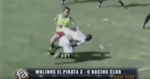 VIDEO: Brutal batalla campal en un partido del fútbol peruano