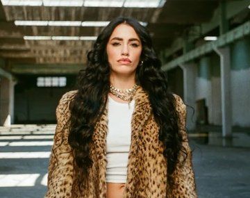 Lali festejó sus 34 años a lo grande y recordó un episodio de Milei con la bengala