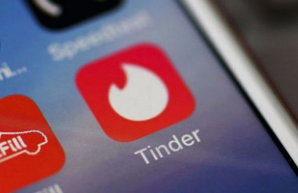 Tinder deberá pagar millones por discriminar a usuarios mayores de 30 años