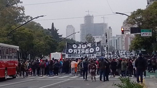 Caos total en la Ciudad: piqueteros cortan Libertador, colapsan 9 de Julio y bloquean los accesos
