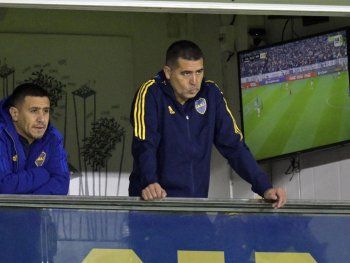 Riquelme junto a su hermano en un palco.
