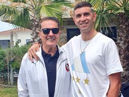 El mensaje de Dibu Martínez a los hinchas de Independiente y la foto con Pepe Santoro