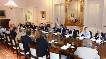 macri encabezo la ultima reunion de gabinete previo a sus vacaciones macri encabezo la ultima reunion de gabinete previo a sus vacaciones