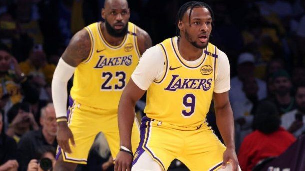 LeBron y Bronny James hacen historia en la NBA.