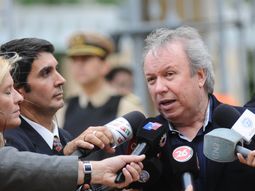 intendentes acusan a daniel peralta de desviar fondos intendentes acusan a daniel peralta de desviar fondos