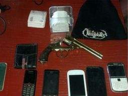 Los elementos encontrados por la Policía en el domicilio del sospechoso.