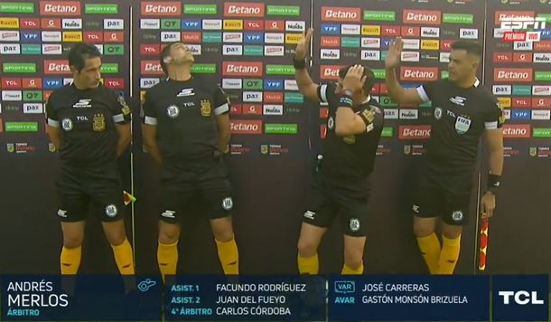 Andrés Merlos fue alcanzado por una esquirla de fuegos artificiales en Rosario Central vs. Estudiantes