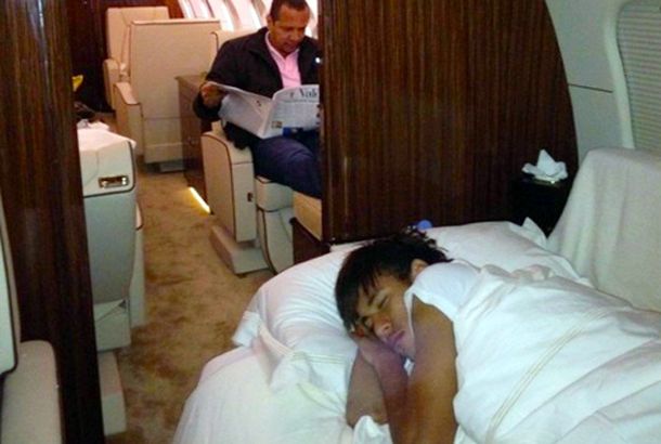 Los lujos de Neymar: alquiló un avión para jugar en el Santos