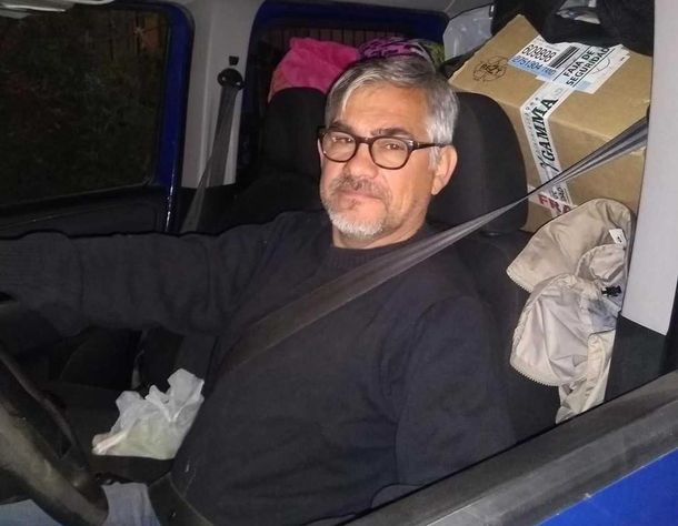 Basilio es veterinario y viajó a la Cordillera para asistir a los animales heridos