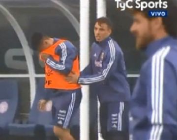 ¿Venganza por la eliminación de la Libertadores? El manotazo de un jugador de Racing al Pity Martínez