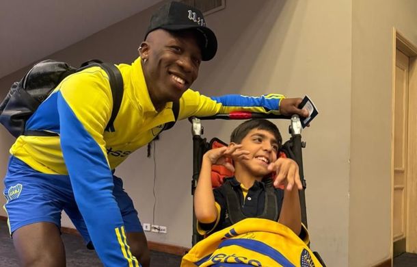 En la previa al Superclásico los jugadores de Boca le cumplieron su sueño a un hincha de 11 años