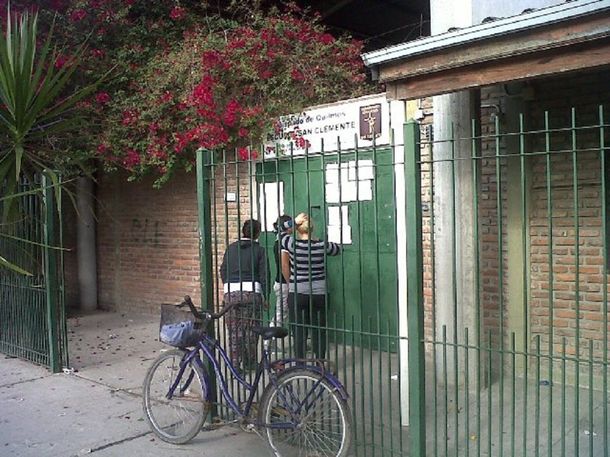 Acusan a un docente de mostrar pornografía a nenes de 6 años