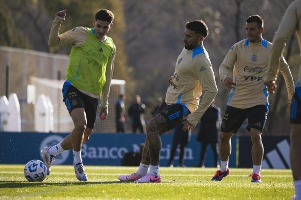 El jugador importante que no fue parte de la primera práctica de la Selección Argentina: ¿llega al partido?