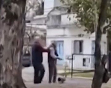 Tensión en Sarandí: un jubilado amenazó con un arma a hinchas de Arsenal