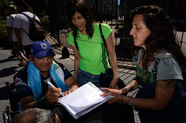 Entregaron una carta a Javier Milei reclamando la ejecución inmediata de la Emergencia en Discapacidad