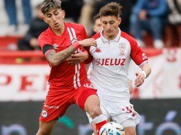 Argentinos Juniors terminó con 9 y Huracán se lo ganó sobre la hora