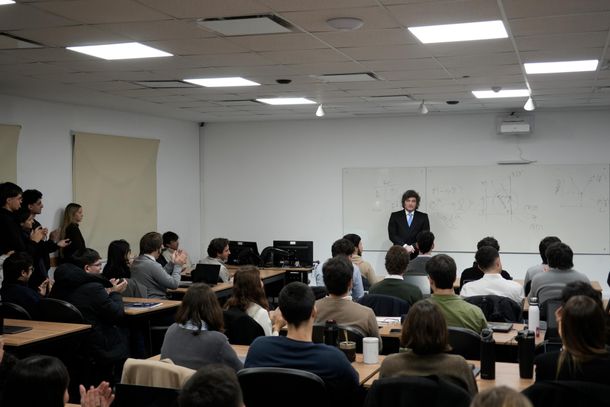Cuánto cuesta la cuota en la Universidad de San Andrés donde estuvo Javier Milei este lunes