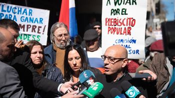 Marcelo Abdala, presidente del PIT-CNT, acusó a las AFAP de expropiar los fondos. Marcelo Abdala, presidente del PIT-CNT, acusó a las AFAP de expropiar los fondos.