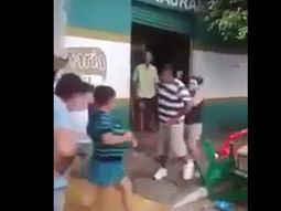 un hombre intento agredir a una mujer y recibio una paliza que no se olvidara un hombre intento agredir a una mujer y recibio una paliza que no se olvidara