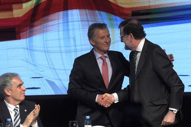 Macri y Rajoy se saludan con cordialidad