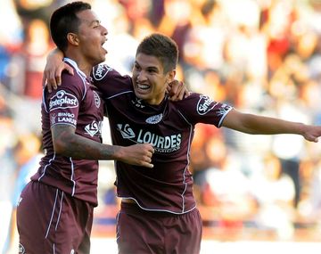 Lanús se aprovechó de un pobre Racing y lo hundió más