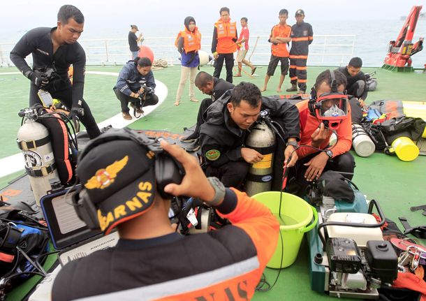 Detectan varias señales que podrían ser de la caja negra del avión