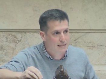 Juan Martino, en contra de darle facultades extraordinarias a una persona que no sabe los documentos que firma