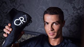 al fin: cristiano ronaldo le gana comodo a messi... en facebook al fin: cristiano ronaldo le gana comodo a messi... en facebook