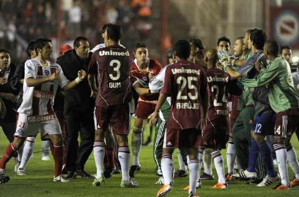 VIDEO: Cinco batallas campales del fútbol que quedaron en el recuerdo