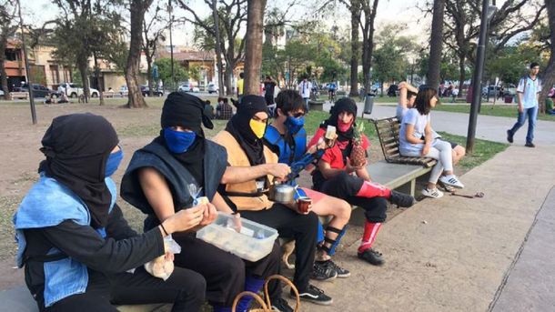 Sub Zero y los personajes de Mortal Kombat tomaron mate en Tucumán