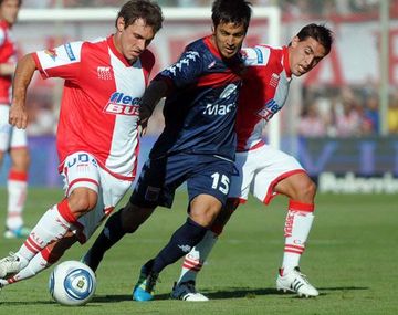 Unión recibe a Tigre en Santa Fe en el debut de Pumpido