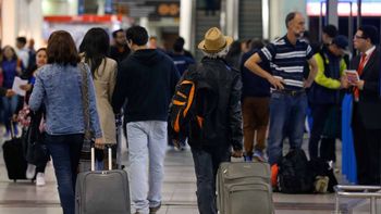 El gobierno de Macri endurece la política migratoria El gobierno de Macri endurece la política migratoria