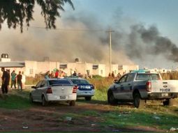 incidentes en merlo tras la muerte de un nene en medio de una pelea de bandas incidentes en merlo tras la muerte de un nene en medio de una pelea de bandas