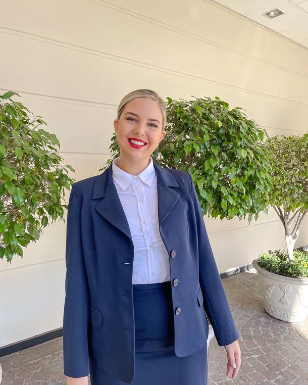 Necesitas bajar de peso: Josefina cumplía los requisitos para ser azafata pero la rechazaron por su aspecto