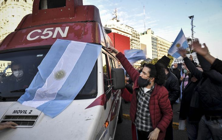 Se entregó una de las personas que atacó al móvil y a los trabajadores de C5N