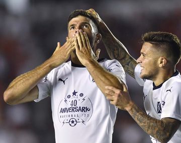 Gigliotti celebrando el gol del empate