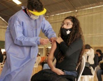 Más de 400 mil chicos de 13 a 17 años se inscribieron para vacunarse en provincia de Buenos Aires