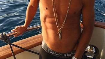 escrachan a giovani dos santos teniendo sexo con una modelo: amenazan con difundir el video escrachan a giovani dos santos teniendo sexo con una modelo: amenazan con difundir el video