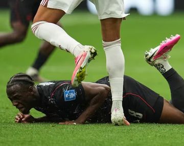 Castigo histórico en el Mundial: sancionaron con dureza al jugador que fracturó a Koné