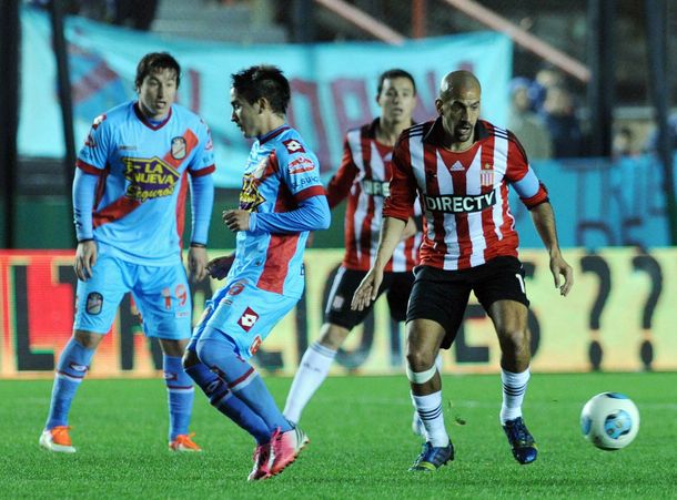 Verón elogió a Pellegrino y lo comparó con Simeone y Sabella