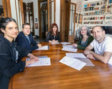 Candidatos porteños de Fuerza Patria visitaron a Cristina Kirchner en Constitución