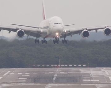 Aterrizaje del avión comercial más grande