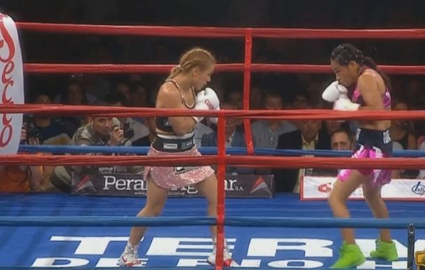 Yésica Bopp retuvo el título minimosca AMB