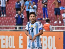 Argentina le ganó 2-0 a Chile en el debut del Hexagonal final