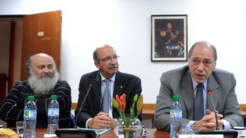 zaffaroni: hubo mano desestabilizante, detras del reclamo policial zaffaroni: hubo mano desestabilizante, detras del reclamo policial