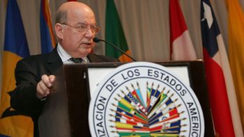 la oea coincide con el pais y califica de insolita la decision de griesa la oea coincide con el pais y califica de insolita la decision de griesa