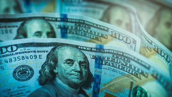 El dólar blue se encarece en Argentina y enciende las alarmas en Uruguay. El dólar blue se encarece en Argentina y enciende las alarmas en Uruguay.