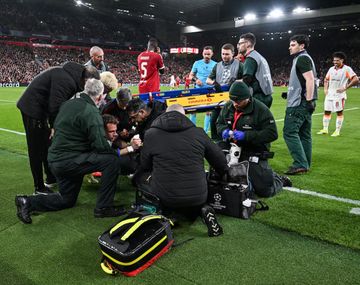 Escándalo en la Champions: jugador de Galatasaray sufrió una grave lesión por un cartel