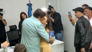 matias ale se caso con martina vignolo: asi entro la pareja a su ceremonia civil matias ale se caso con martina vignolo: asi entro la pareja a su ceremonia civil