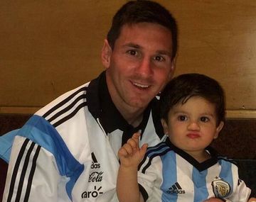 Messi festejó con su hijo Thiago la victoria de Argentina